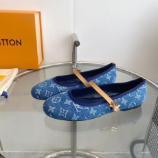 Louis Vuitton Flat Shoes